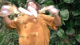 Hurley destroy 2x18.jpg
