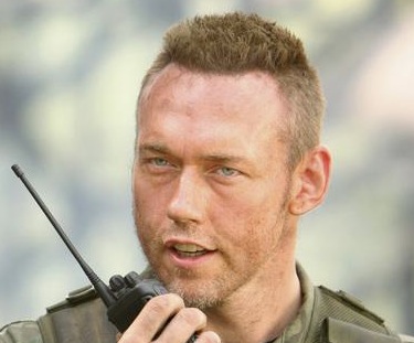File:4x09 KeamyThreatensBen.jpg