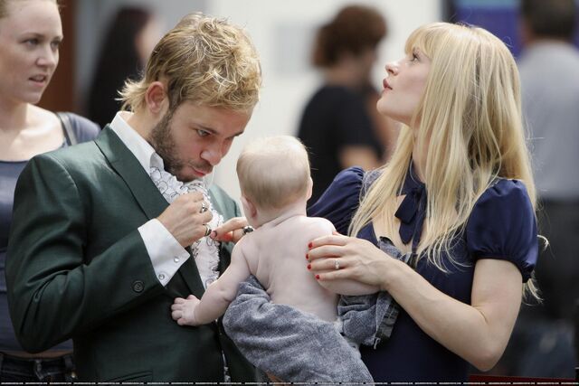 File:Cute Family.jpg