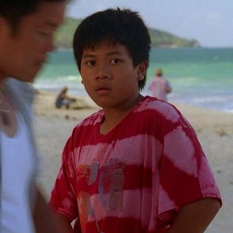 File:3x09 ThaiBoyShirt.jpg