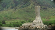 Foot-statue2