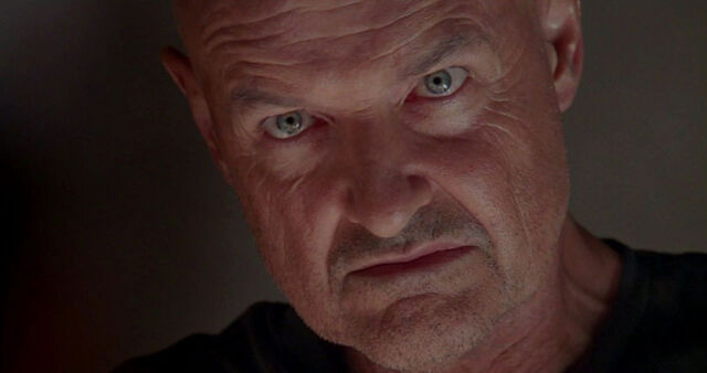 Ficheiro:6x01 SmokeyGoHome.jpg