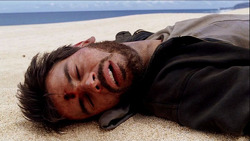 5x05 Robert Headhole.jpg