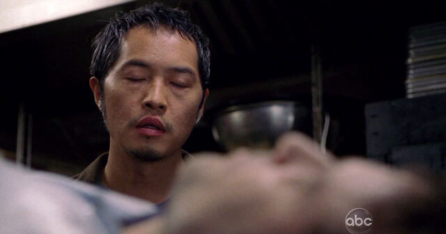 File:5x13 TalkingToTheDealer.jpg