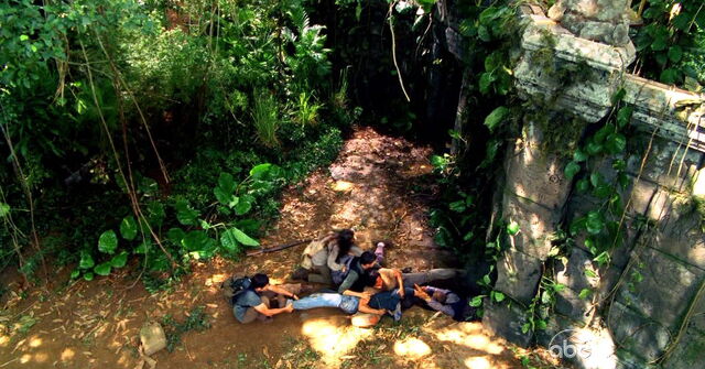 File:5x05 Pull.jpg