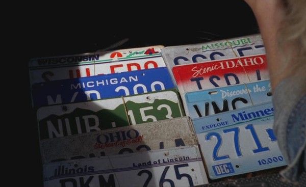 Ficheiro:Licenseplates.JPG