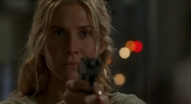 File:4x06-JulietWithGun2.jpg
