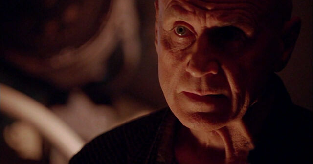 Archivo:6x07 He'sBack.jpg