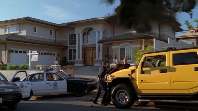 File:1X18-Hurley monster house.jpg