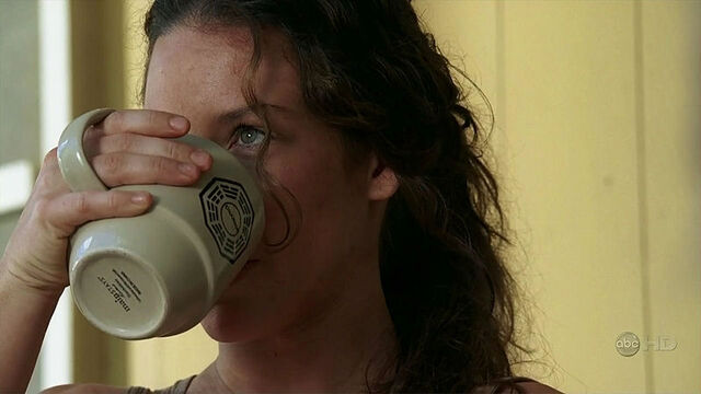 Ficheiro:DHARMA-Tasse01.jpg