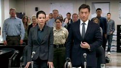 4x04-kate-with-lawyer-trial.jpg