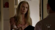 3x16 Juliet shows Ben his x-ray