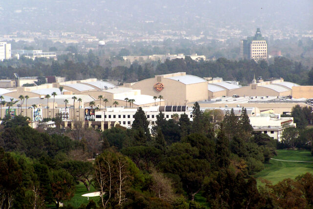 ファイル:WarnerStudio.jpg