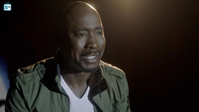 File:218 promo 15 Amenadiel.jpg