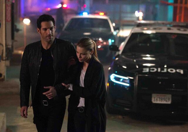 File:104 Chloe helping Lucifer walk.jpg