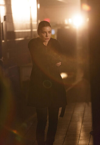 File:113 promo Chloe 1.jpg