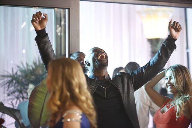 File:204 promo 11 Amenadiel.jpg
