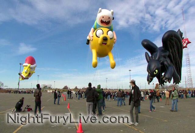 File:Toothless-macys-parade-balloon-3.jpg