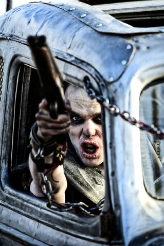 Файл:Ss-mad-max-fury-road-109i.jpg