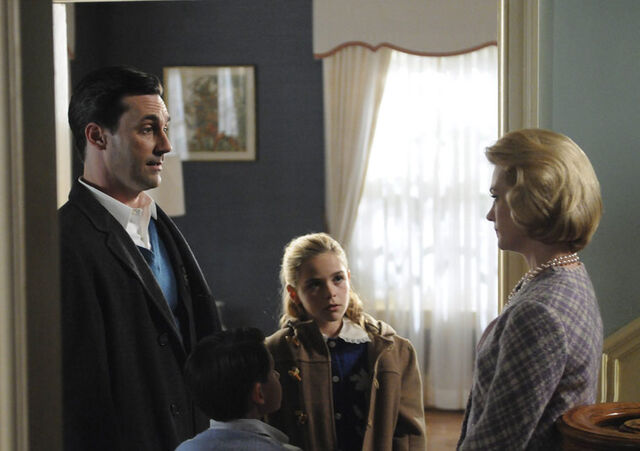File:Ep1drapers.jpg