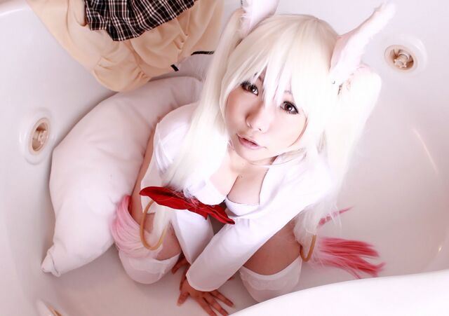 Archivo:Puella-magi-madoka-magica-kyuubey-ero-cosplay-by-higurashi-rin-065.jpg