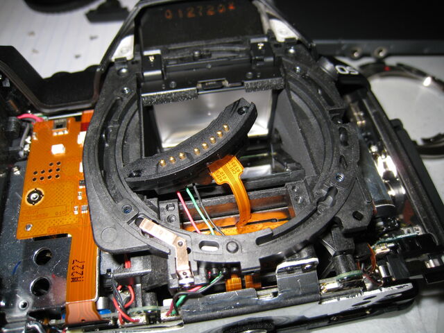 File:Lens mount 2.jpg