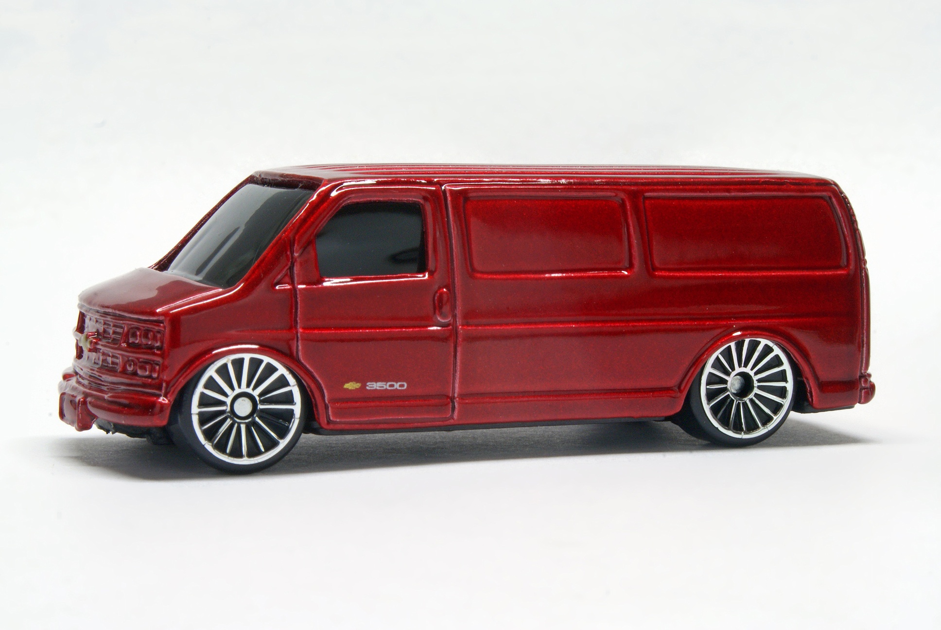 2000 Chevy Express Van | Maisto Diecast Wiki | FANDOM ...