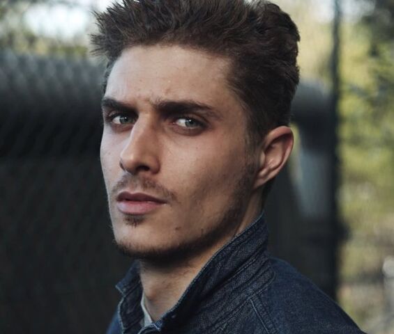 File:AlexCubis4.jpg