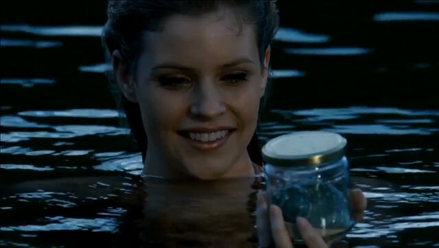 File:Aquata Gets Sirena's Shell.jpg
