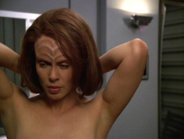 File:Torres boobs (almost).jpg