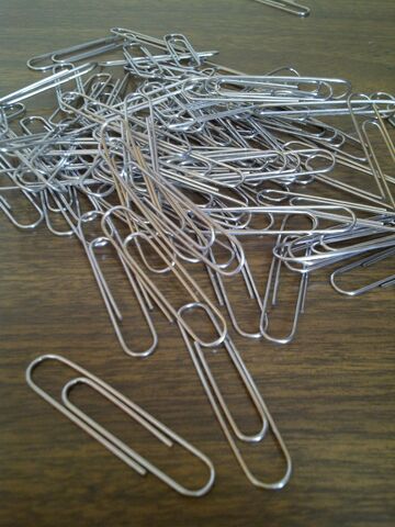 File:Paper clips.jpg