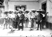 Mariachis-chinas1918.SINAFO-INAH.jpg