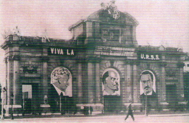 Archivo:288vivaurss.jpg