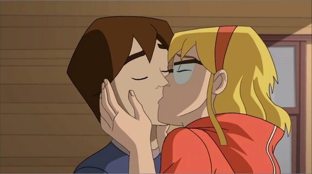 File:Peter Gwen Kiss SSM.jpg