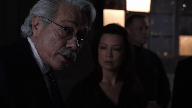 File:RGonzales-MeetingGWard.jpg