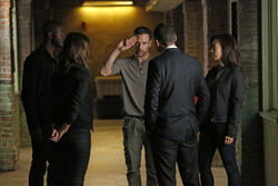 Episode 2.02 - Heavy is the Head (20) 595 slogo