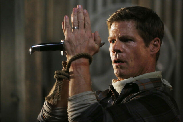 File:Hank-Thompson-catches-knife.jpg