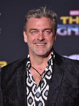File:Ray Stevenson.jpg