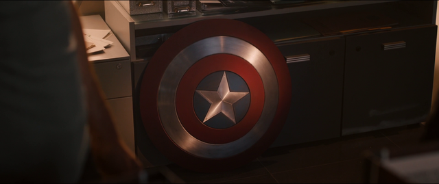 File:Cap'sShieldAoU.png