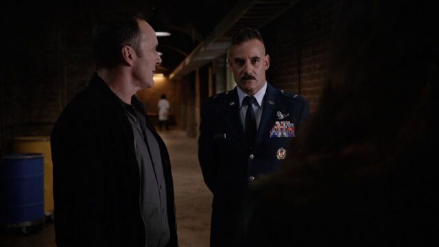 File:CoulsonTalbot-Meet-YoYo.jpg