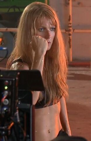 File:GwynethIM3Set.jpg