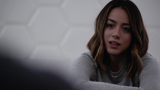 File:Daisy speaks with mack.jpg