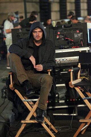 File:Finn Jones Defenders 2.jpg