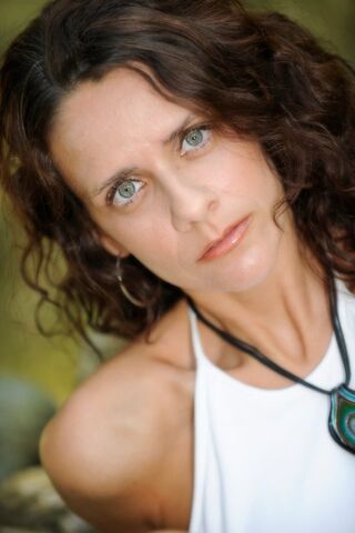 File:Lynette Scire.jpg