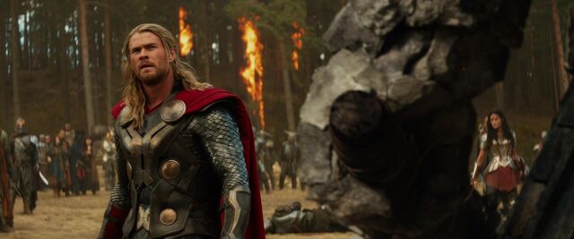 File:Thor-Fights-Korg-Dark-World.jpg