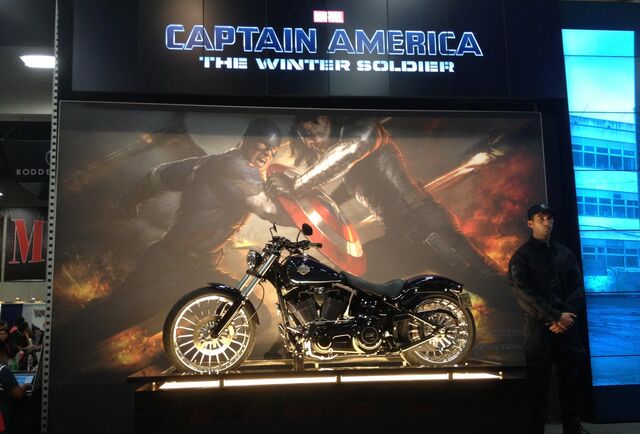 File:Captain-america-motorcycle-comic-con-winter-soldier.jpg