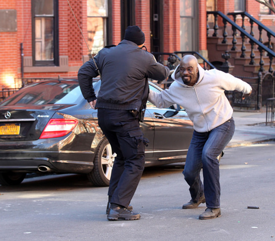 File:Luke Cage BTS pic 3.png