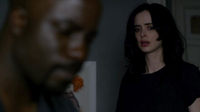 File:JessicaJones 1x06 AKAYoureAWinner 295.jpg