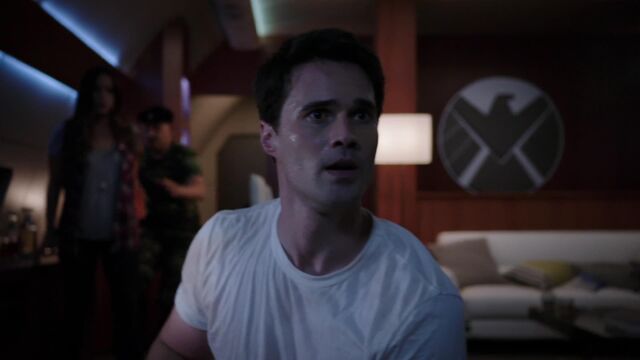 File:GWard-BusHijacking-S1E2.jpg