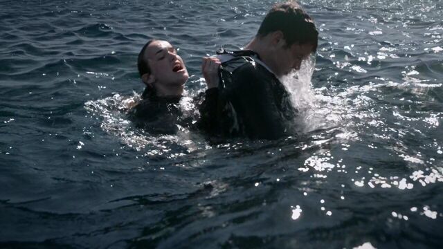 File:SimmonspullingFitzoutofocean.jpg
